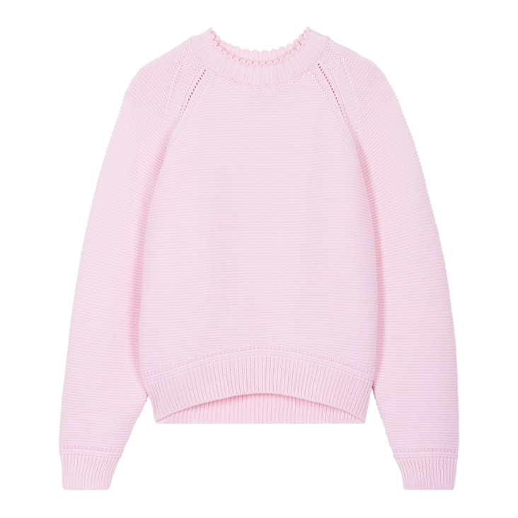 Light pink sweater with expertly removed fabric wrinkles for a smooth, polished look.