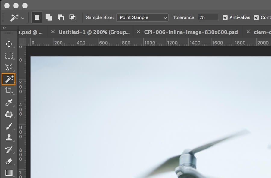 Photoshop CC18 Magic Wand tool selected for sky color masking tutorial