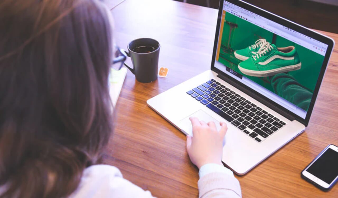 Product image and description tips for increasing online sales through engaging content